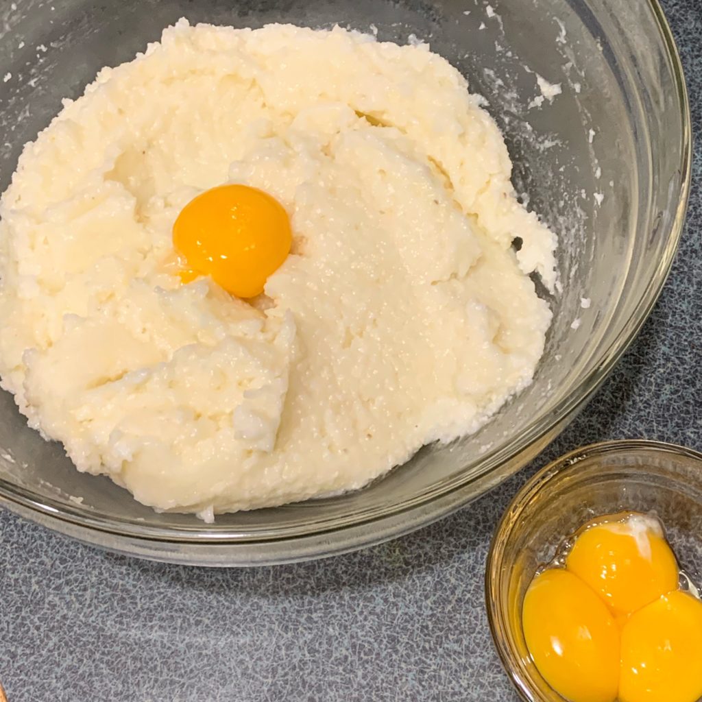 Incorporating Eggs into Grits