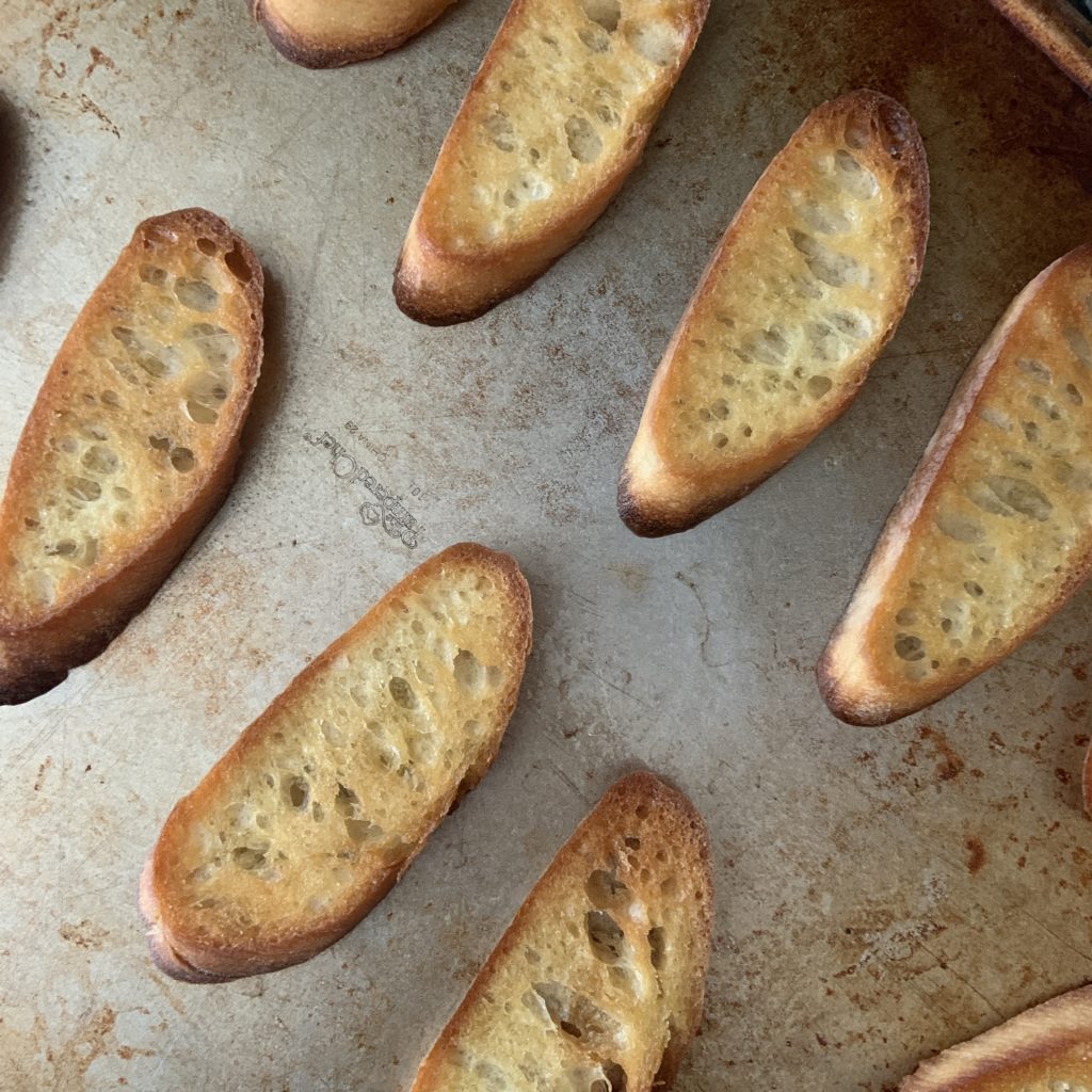 Toasted baguette slices