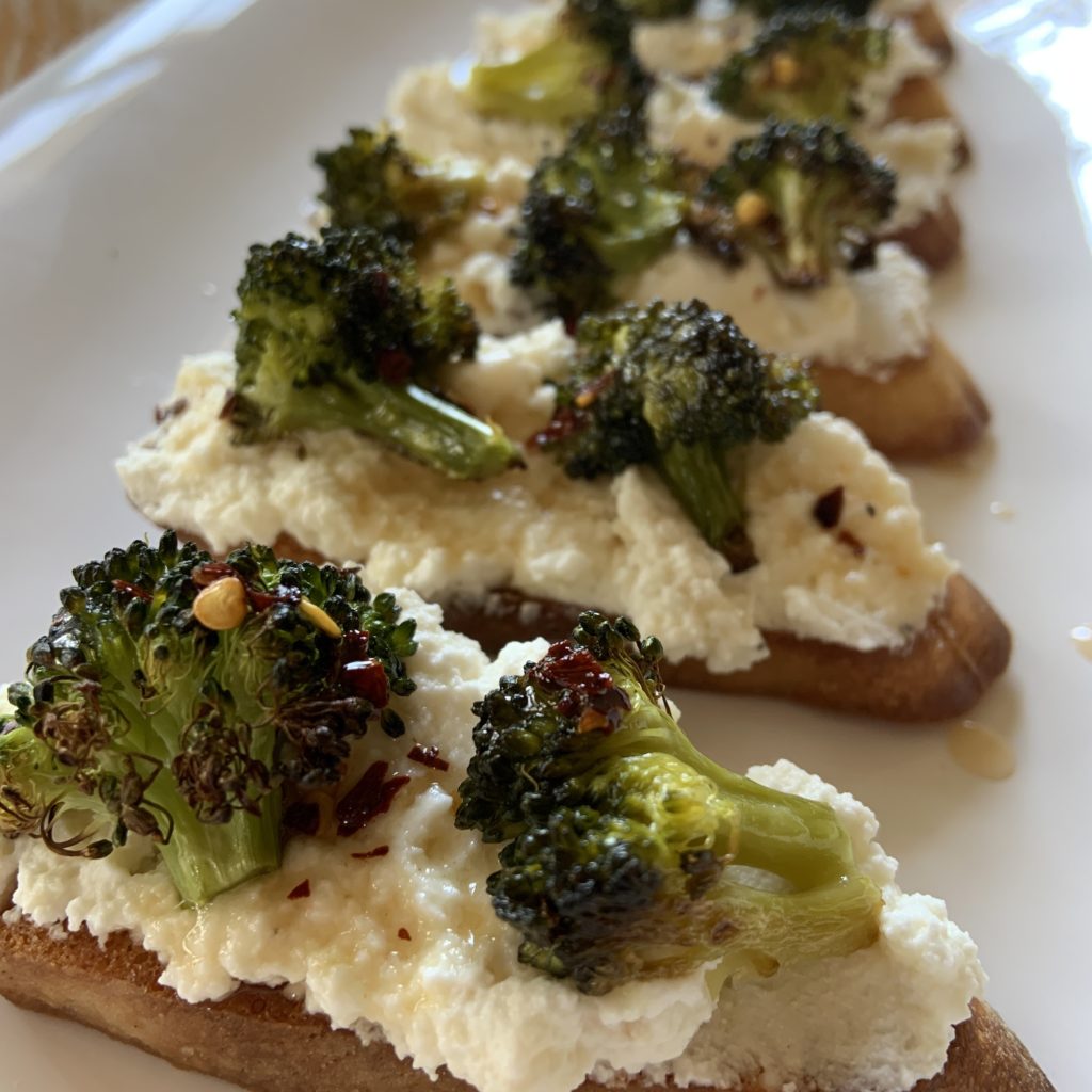 Broccoli and ricotta toasts